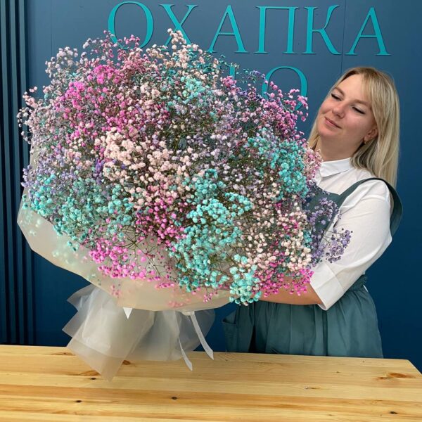 Букет из гипсофилы многоцветной