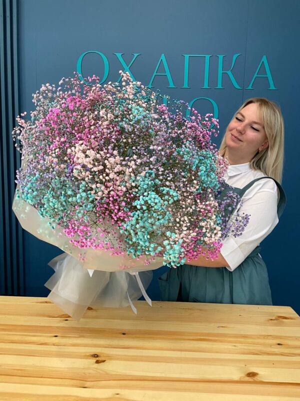 Букет из гипсофилы многоцветной