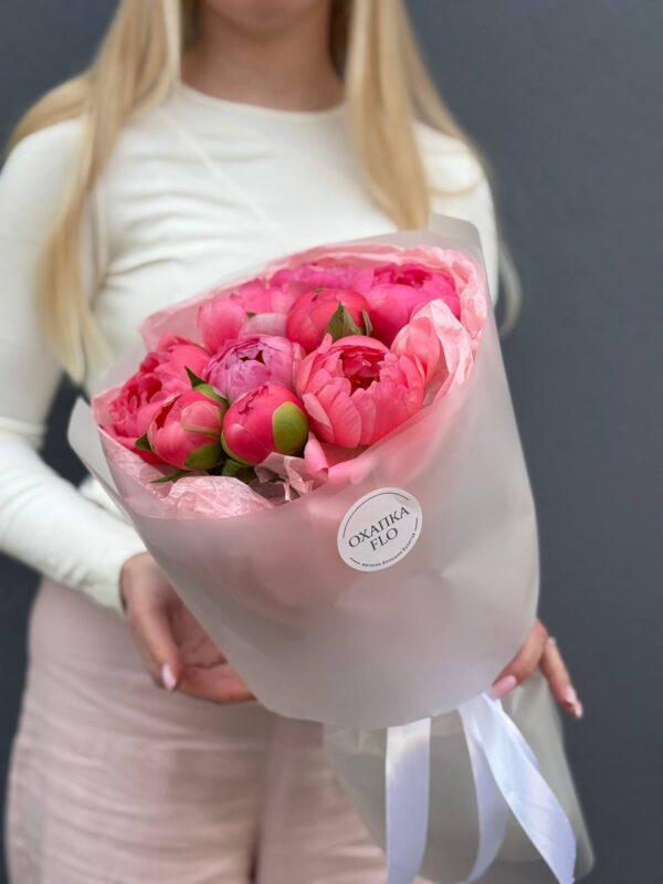 Пионы коралловые букет 15 штук
