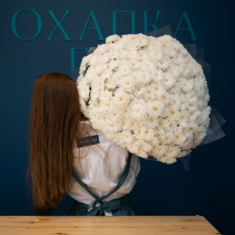 Букет-гигант из хризантем белых 51 штук. Купить