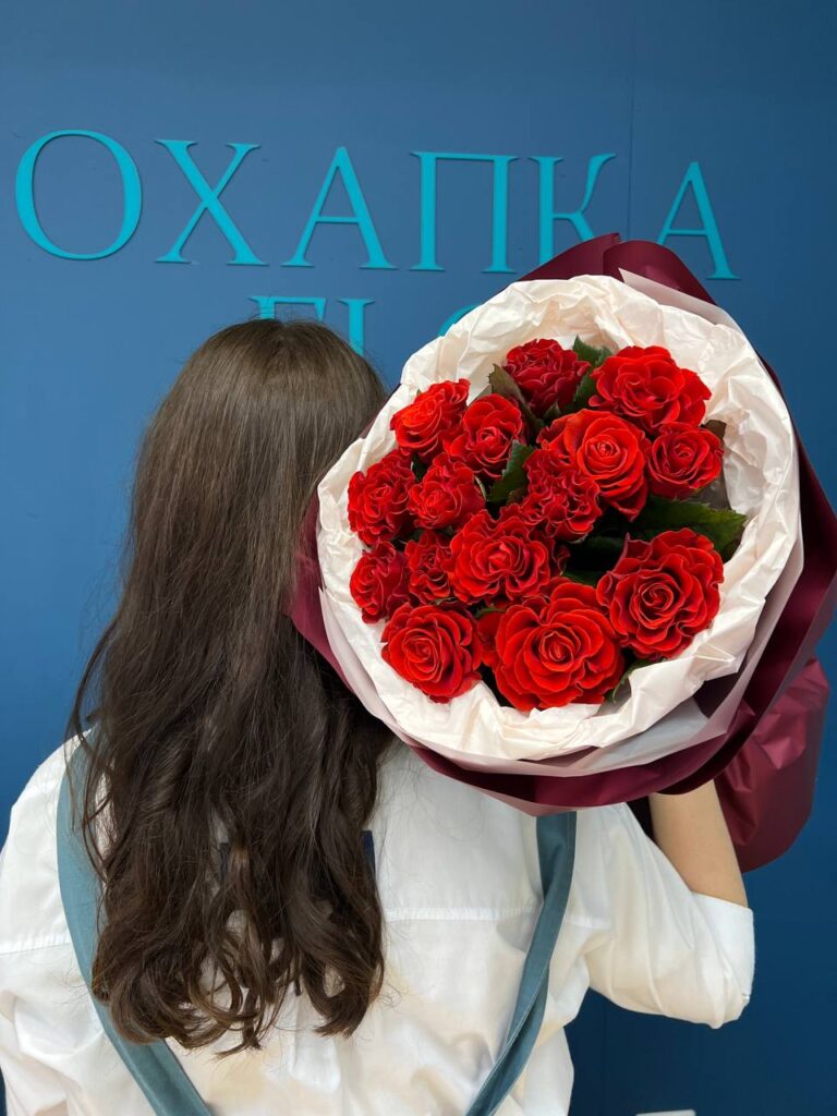 Букет роз красных 15 штук купить