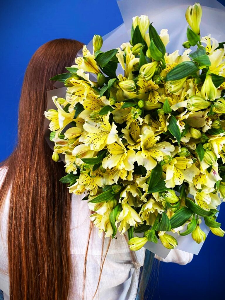 Букет Альстромерии, 15 штук.