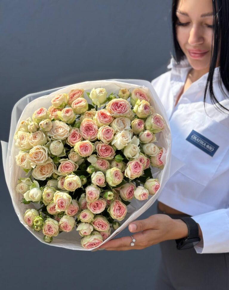Букет роз нежно-розовых кустовых. Купить