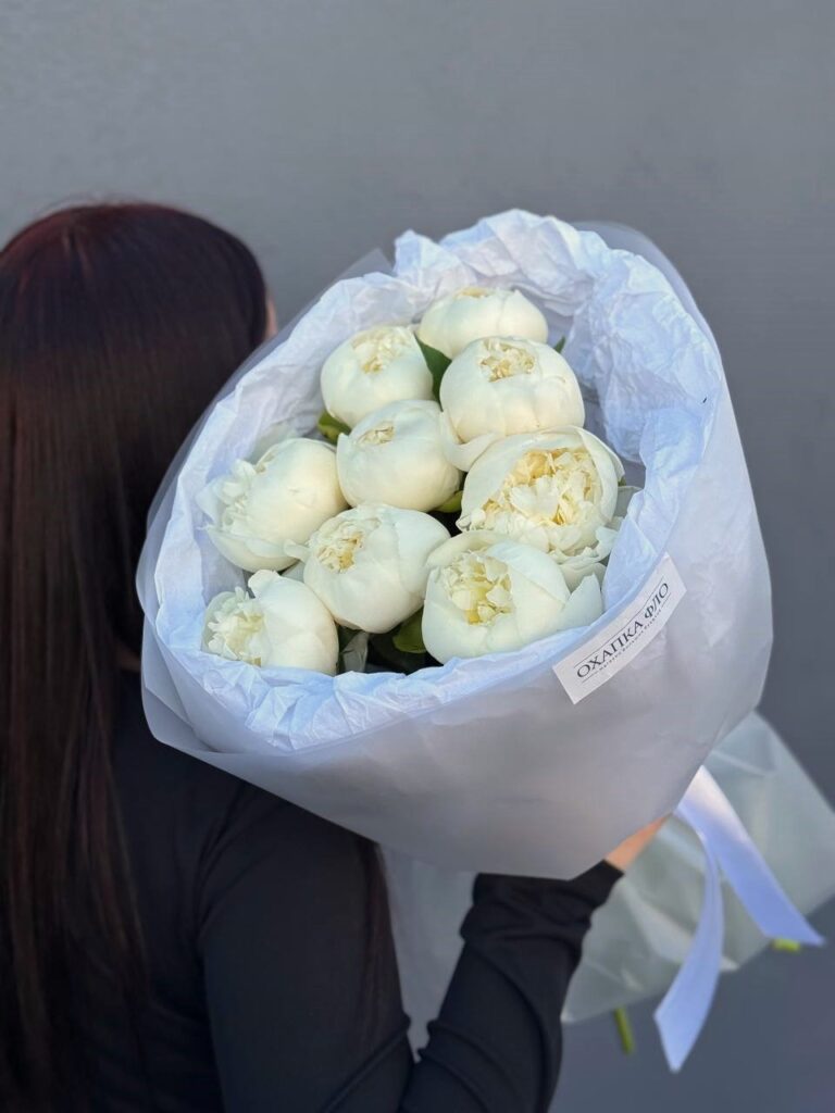 Букет пионов кремовых "Дюшес де Немур" 9 штук. Купить