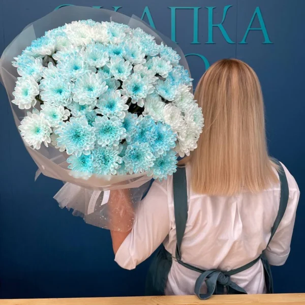 Букет из хризантем голубых кустовых 15 штук. Купить