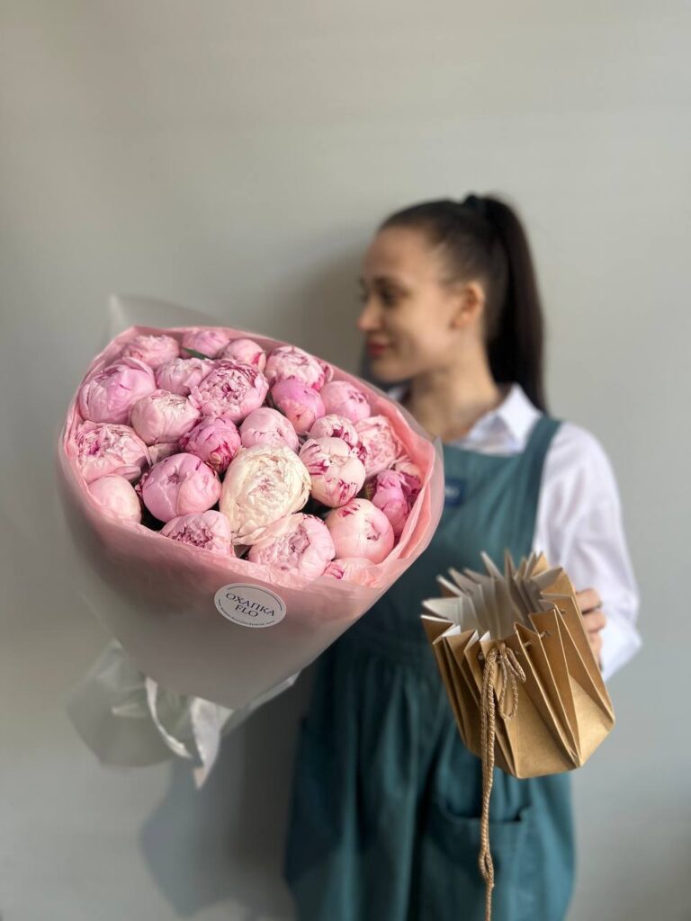 Букет пионов розовых Сара Бернар 25 штук. Купить