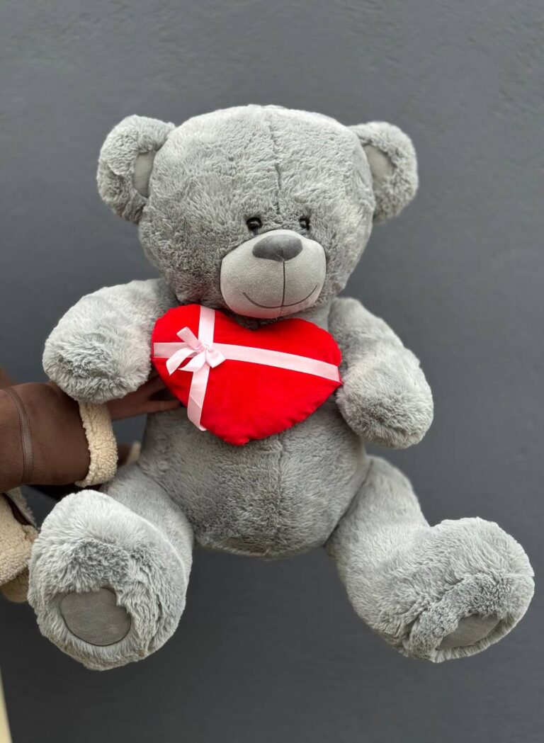 Мишка плюшевый серый с сердечком, 95 см